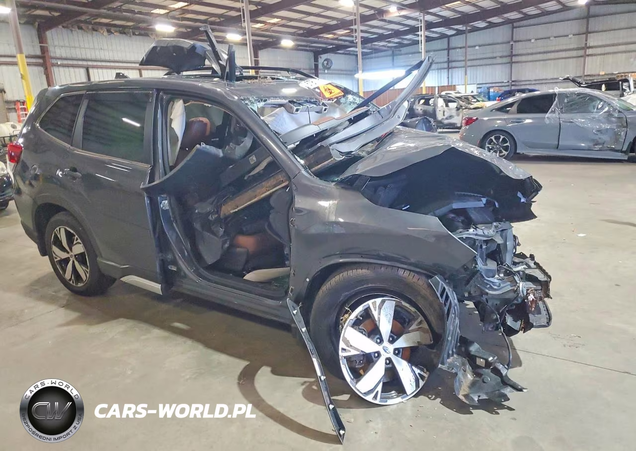 2020 Subaru Forester Touring VIN:JF2SKAXCXLH586920 - 4
