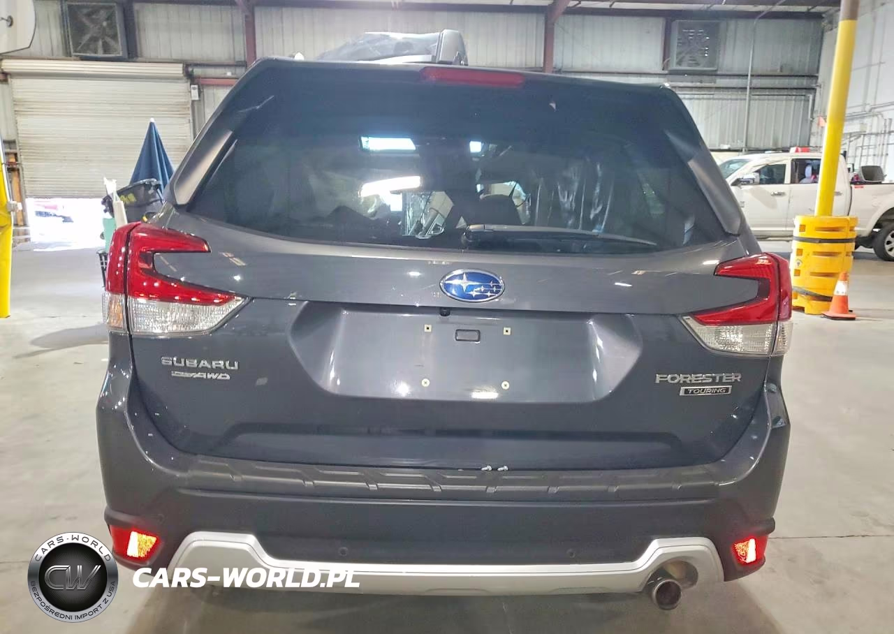 2020 Subaru Forester Touring VIN:JF2SKAXCXLH586920 - 6