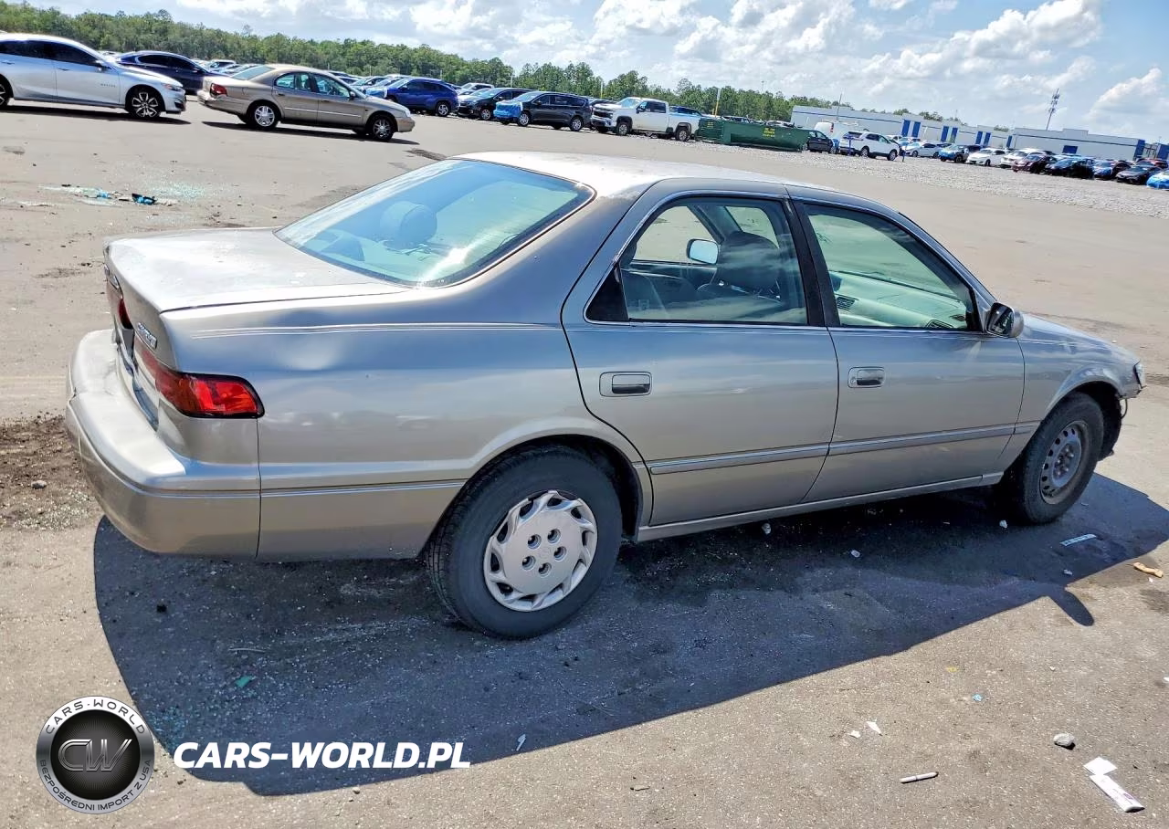 1999 Toyota Camry Le VIN:JT2BG22K2X0296737 - 3