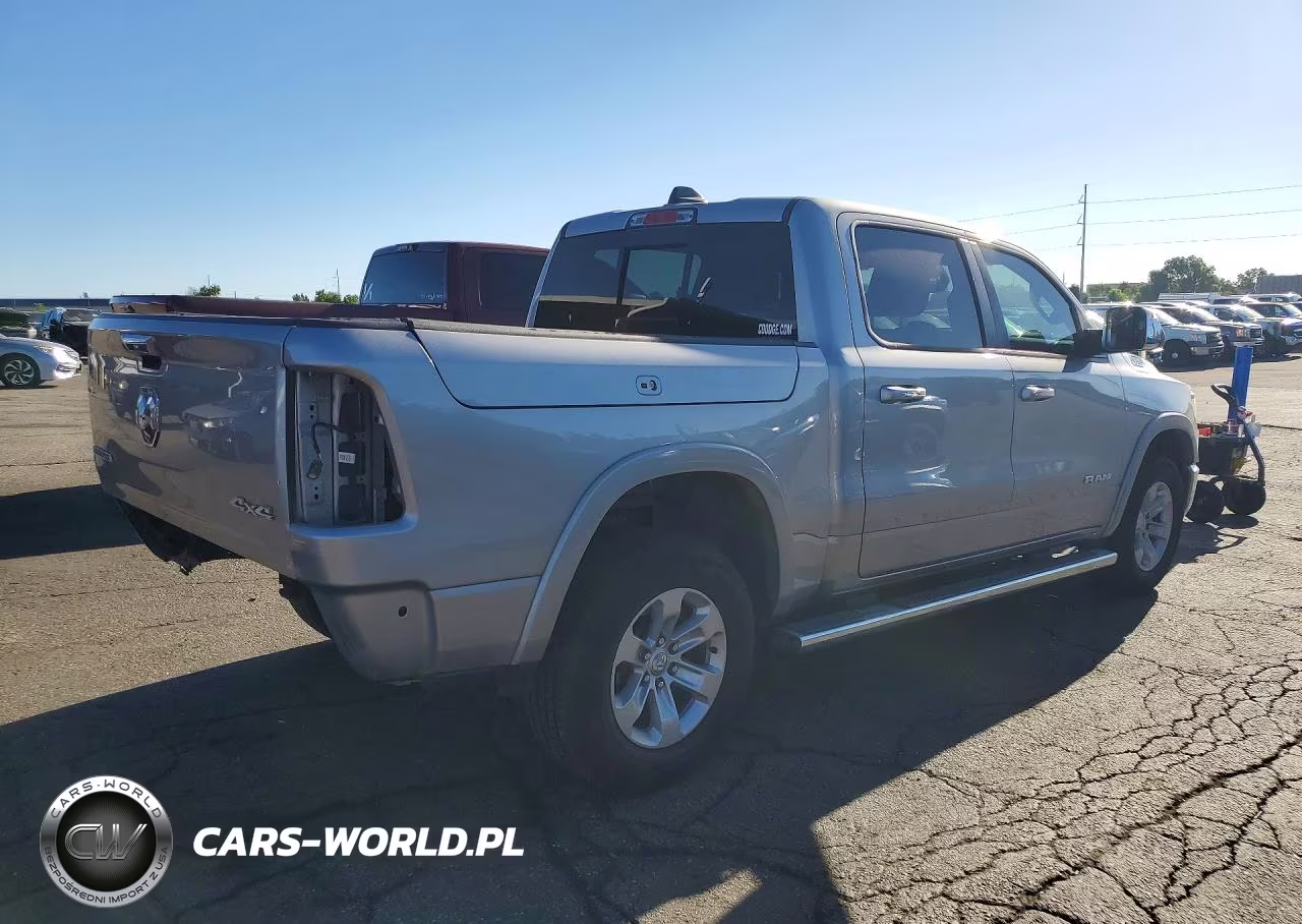 2019 Ram 1500 Laramie VIN:1C6SRFJT0KN846507 - 3