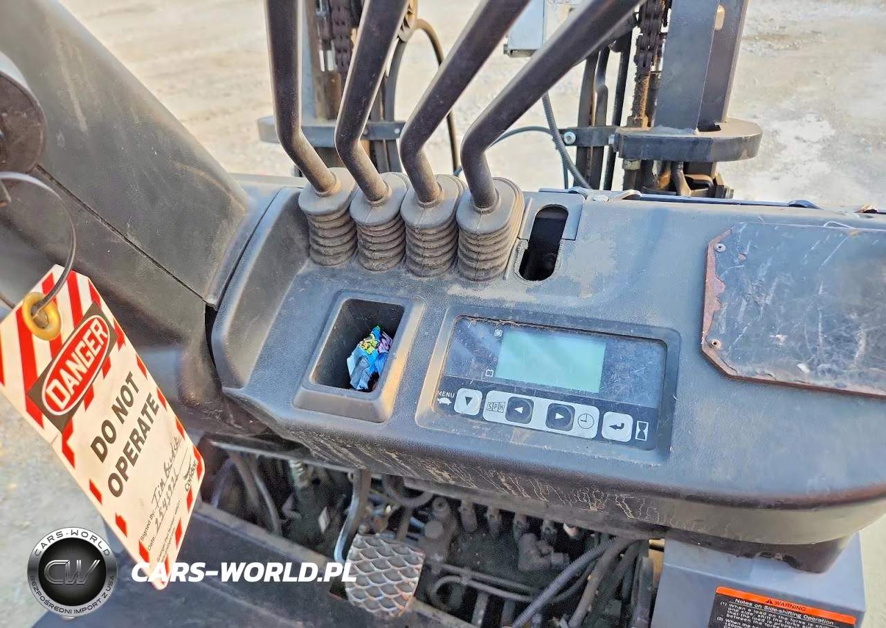 2017 Toyota 8Fbchu20 Forklift VIN:73951 - 8