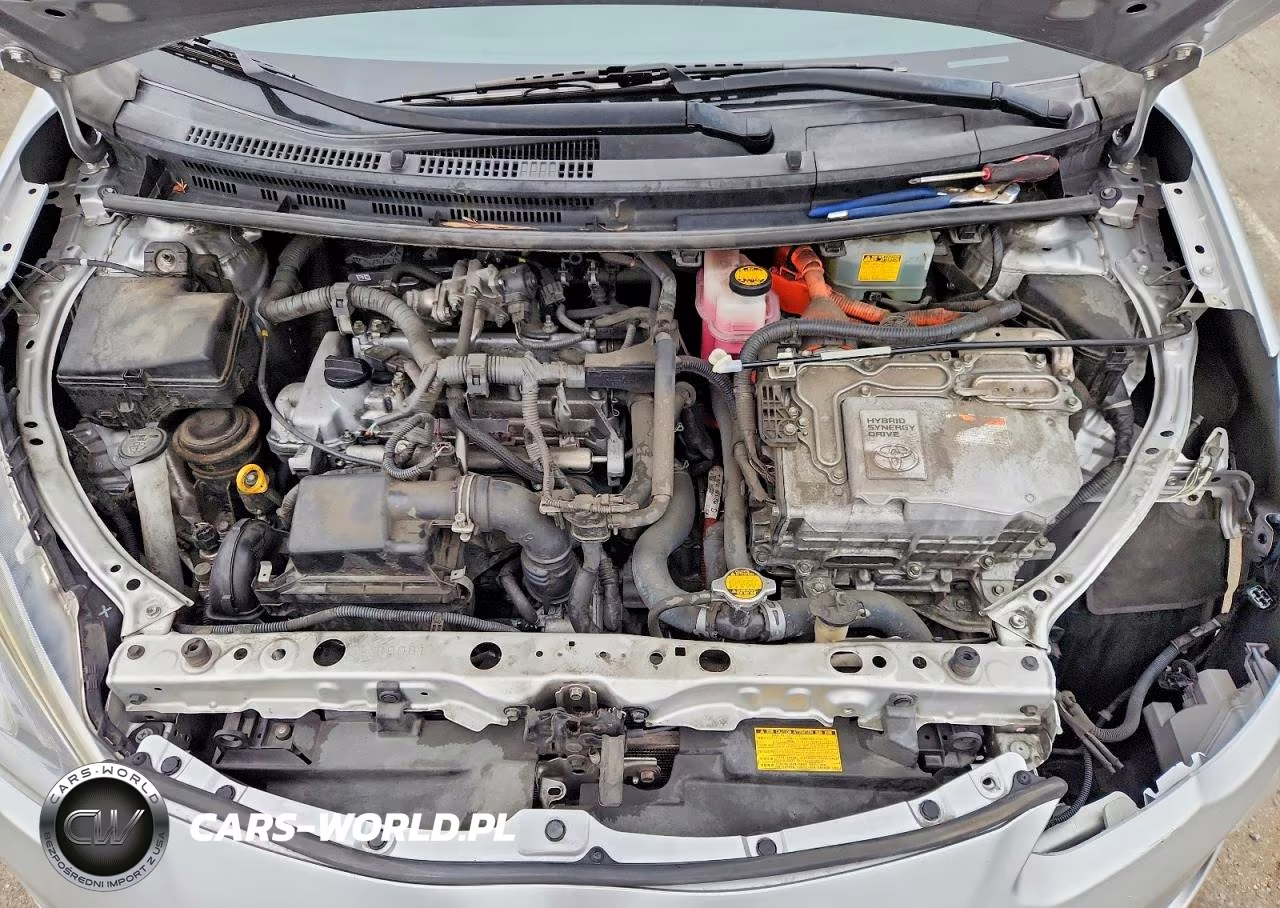 2015 Toyota Prius C Two VIN:JTDKDTB38F1586309 - 11