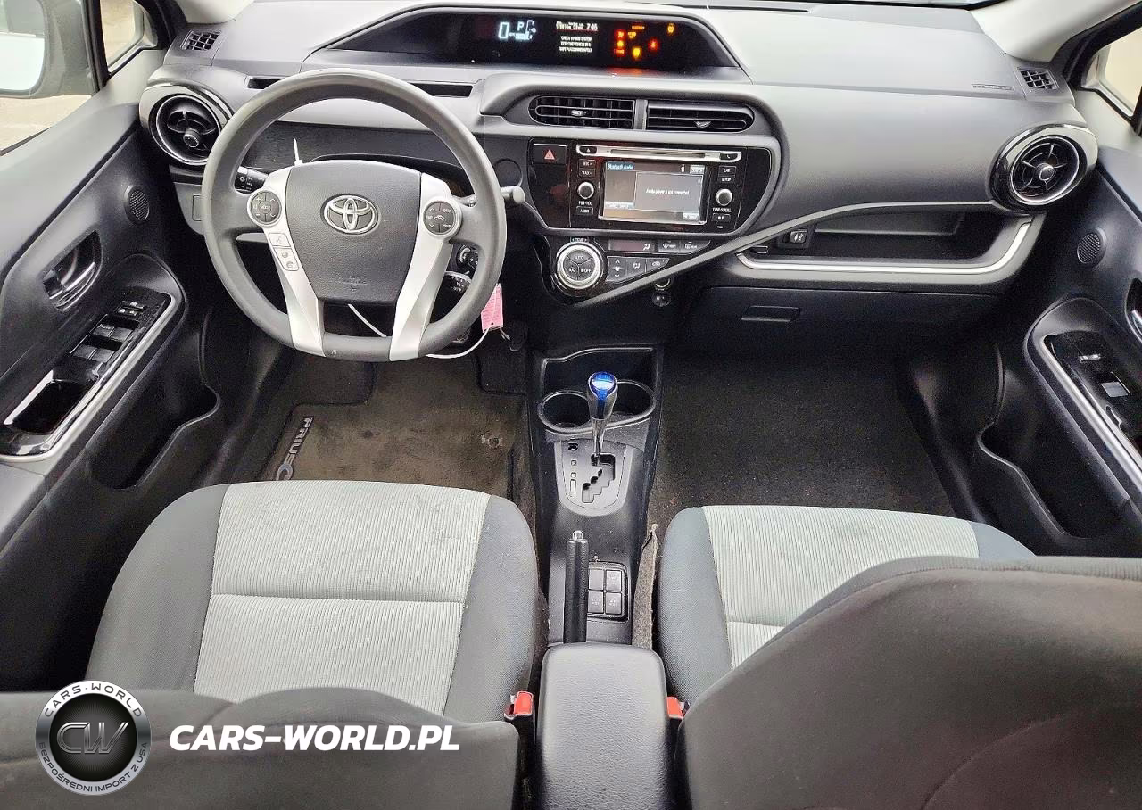 2015 Toyota Prius C Two VIN:JTDKDTB38F1586309 - 8