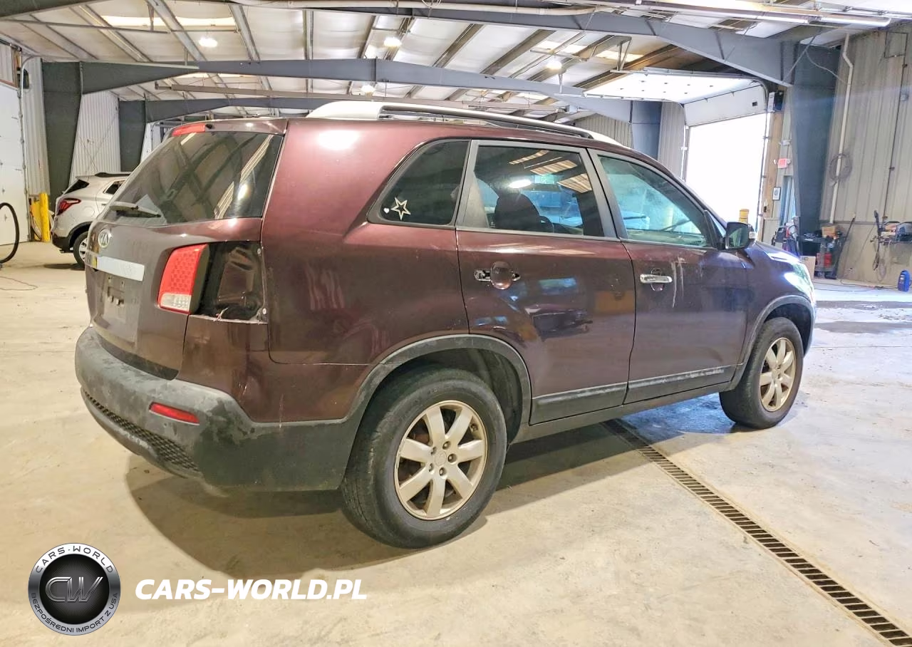 2011 Kia Sorento Lx VIN:5XYKT4A13BG117969 - 3