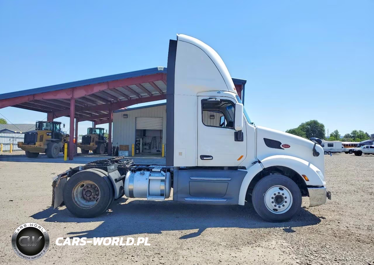 2020 Peterbilt 579 Semi Truck VIN:1XPBA48X8LD634411 - 9