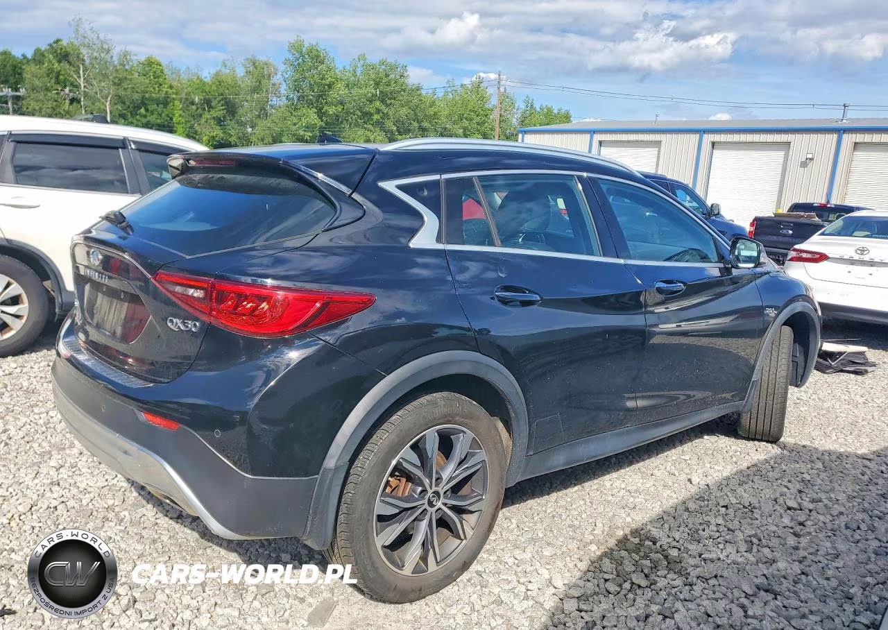 2017 Infiniti Qx30 Premium VIN:SJKCH5CR5HA022592 - 3