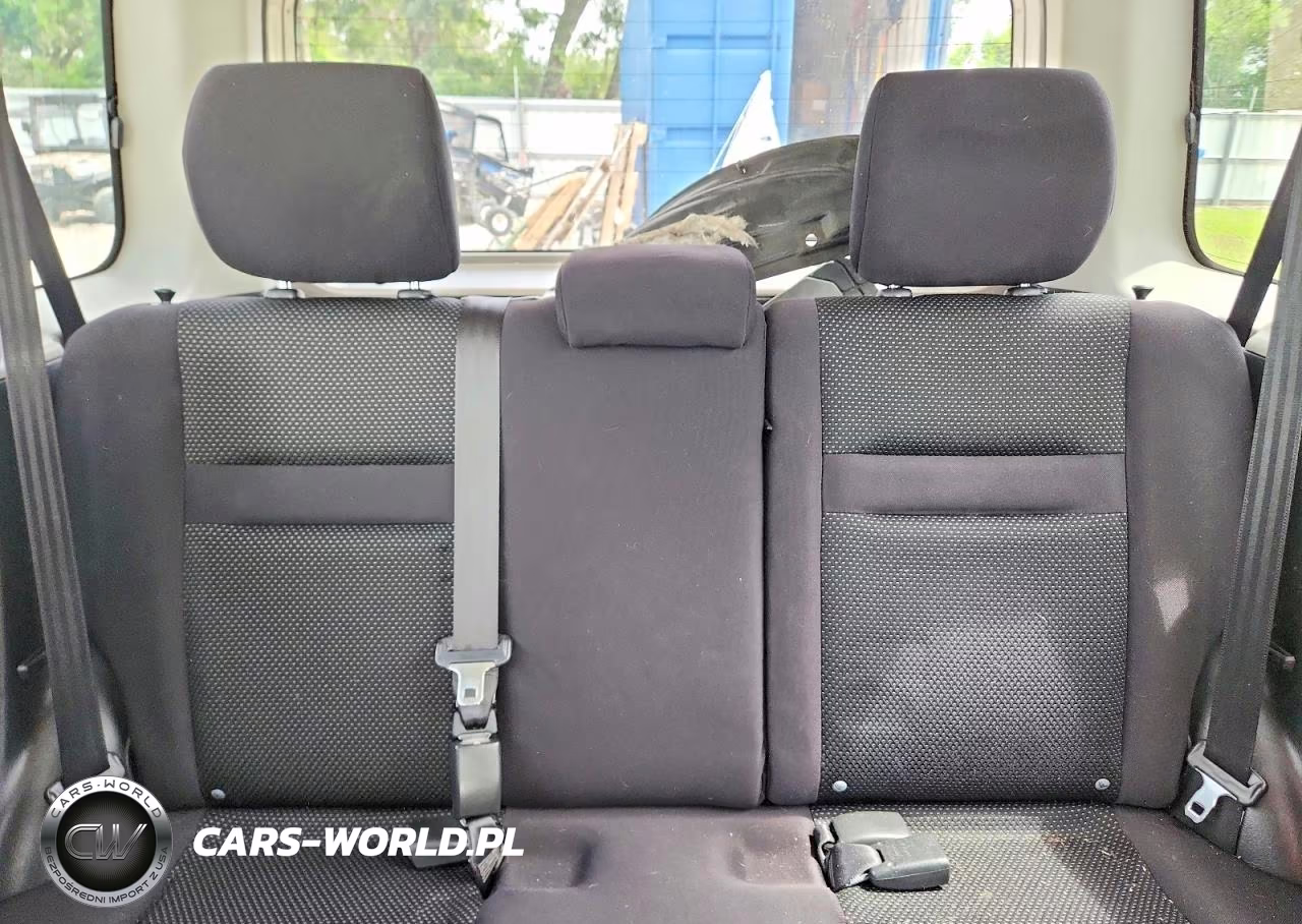 2005 Toyota Scion Xb VIN:JTLKT324X50205192 - 10
