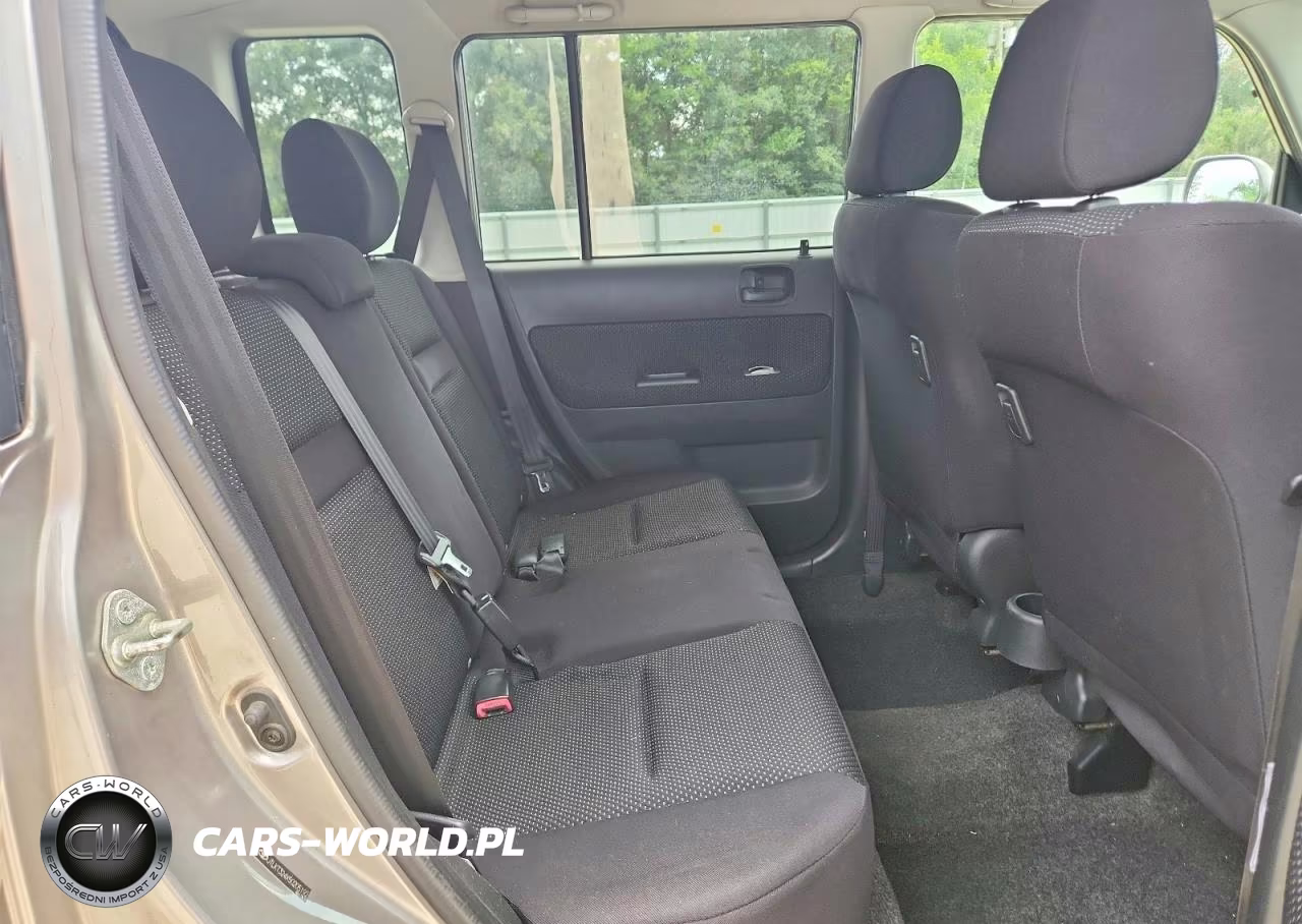 2005 Toyota Scion Xb VIN:JTLKT324X50205192 - 11