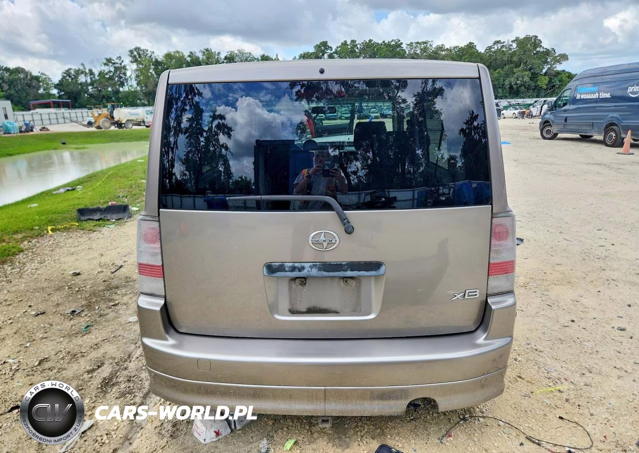 2005 Toyota Scion Xb VIN:JTLKT324X50205192 - 6