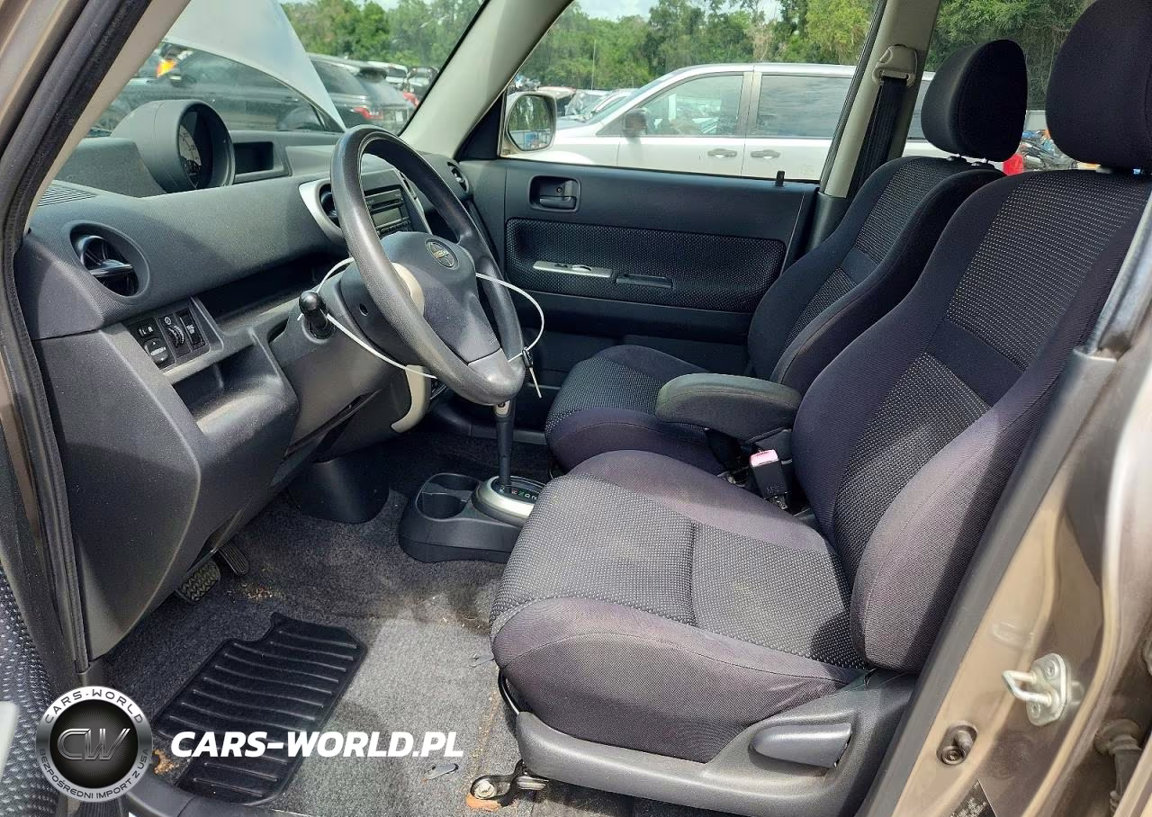 2005 Toyota Scion Xb VIN:JTLKT324X50205192 - 7