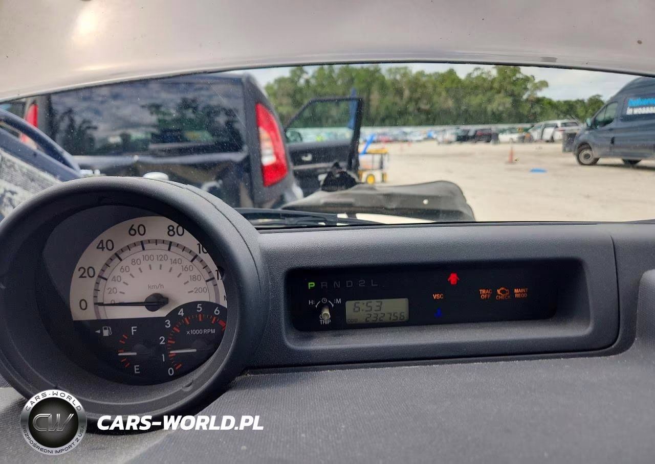 2005 Toyota Scion Xb VIN:JTLKT324X50205192 - 9