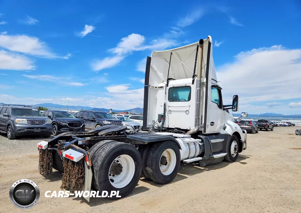 2019 Kenworth Construction T680 VIN:1XKYD49X3KJ296986 - 4