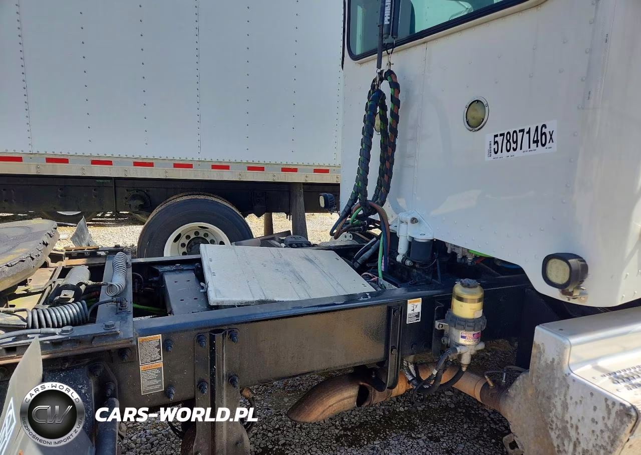 2019 Peterbilt 348 Semi Truck VIN:1XP3AJ8X7KD268409 - 6