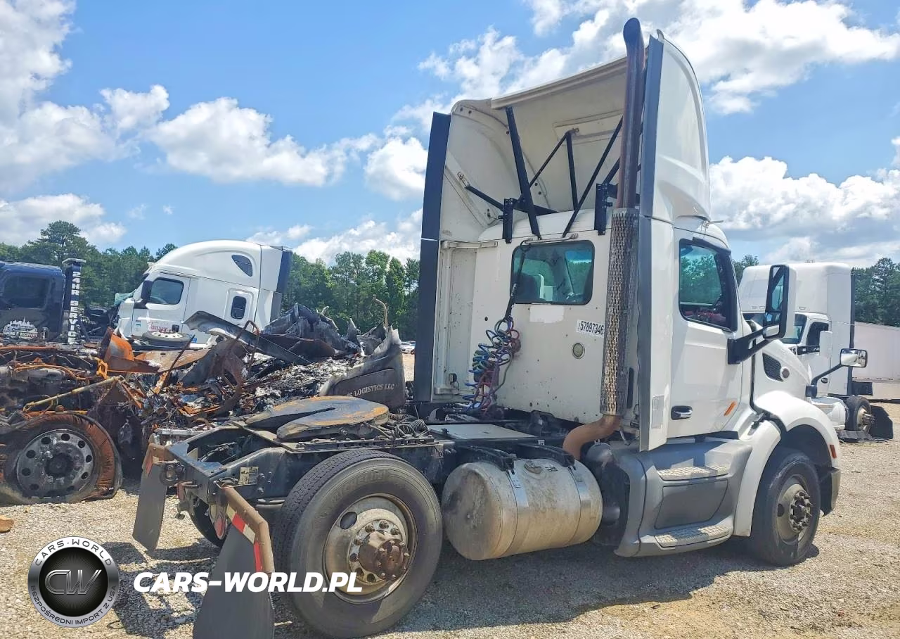 2016 Peterbilt 579 Semi Truck VIN:1XPBA48XXGD361705 - 4