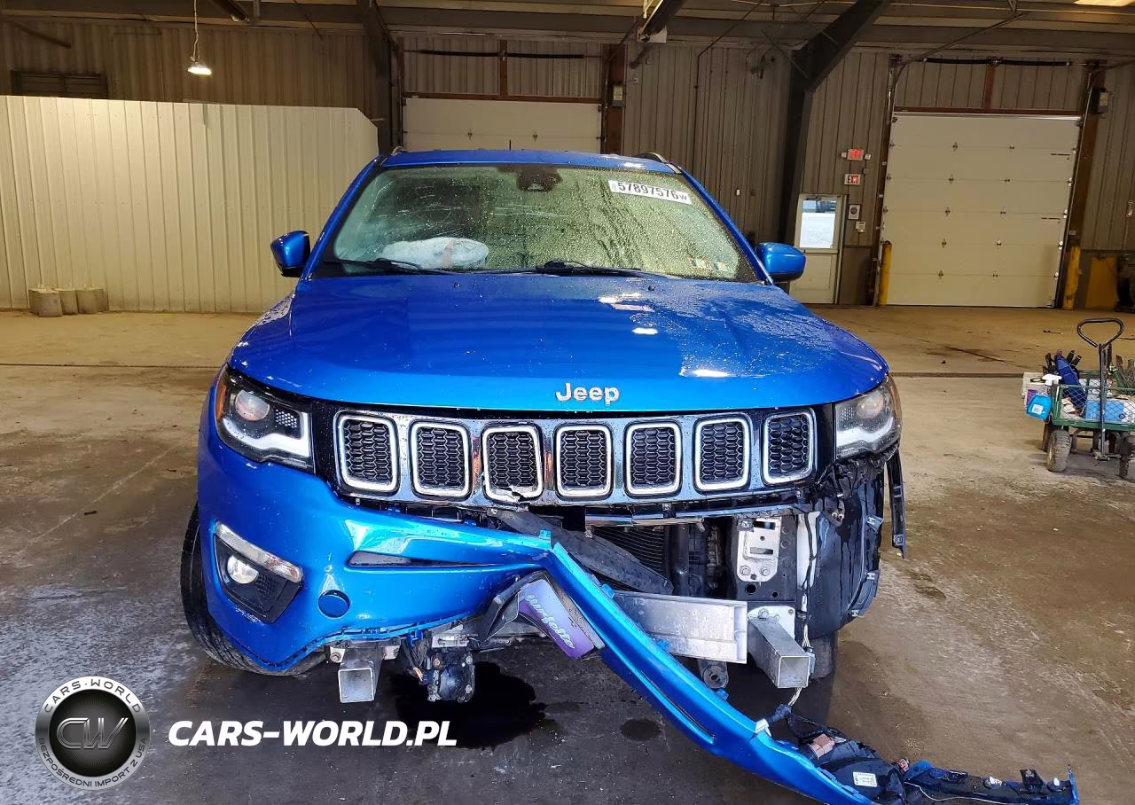 2018 Jeep Compass Latitude VIN:3C4NJDBB5JT359843 - 5