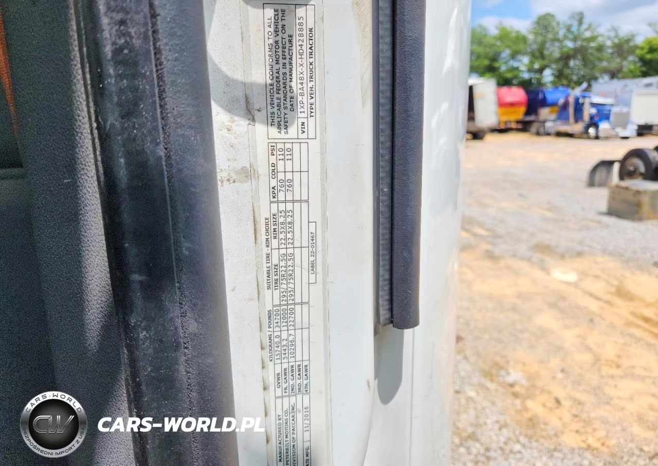2017 Peterbilt 579 Semi Truck VIN:1XPBA48XXHD428885 - 10