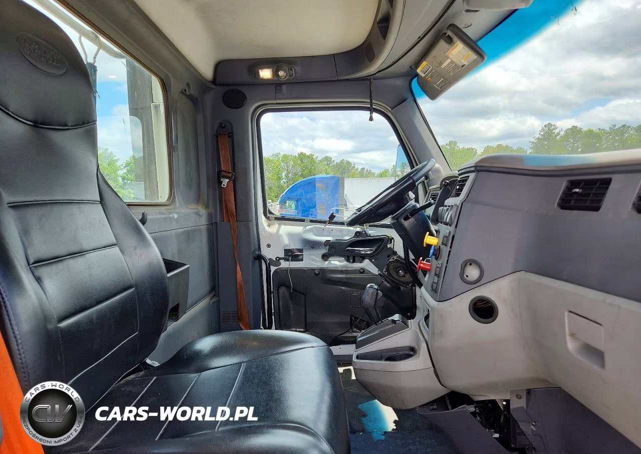 2017 Peterbilt 579 Semi Truck VIN:1XPBA48XXHD428885 - 5