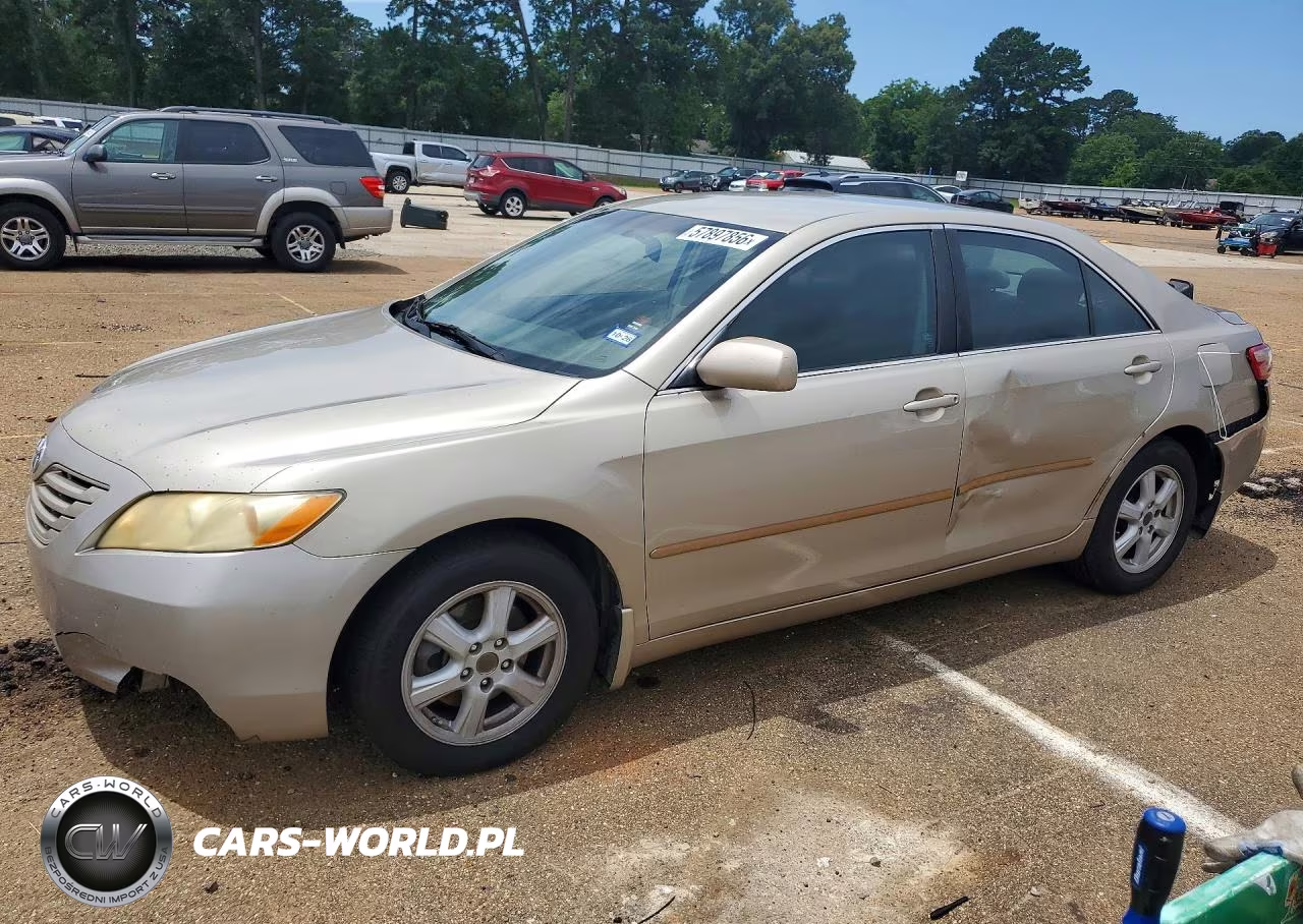 2009 Toyota Camry Le – zdjęcie 1 z 12