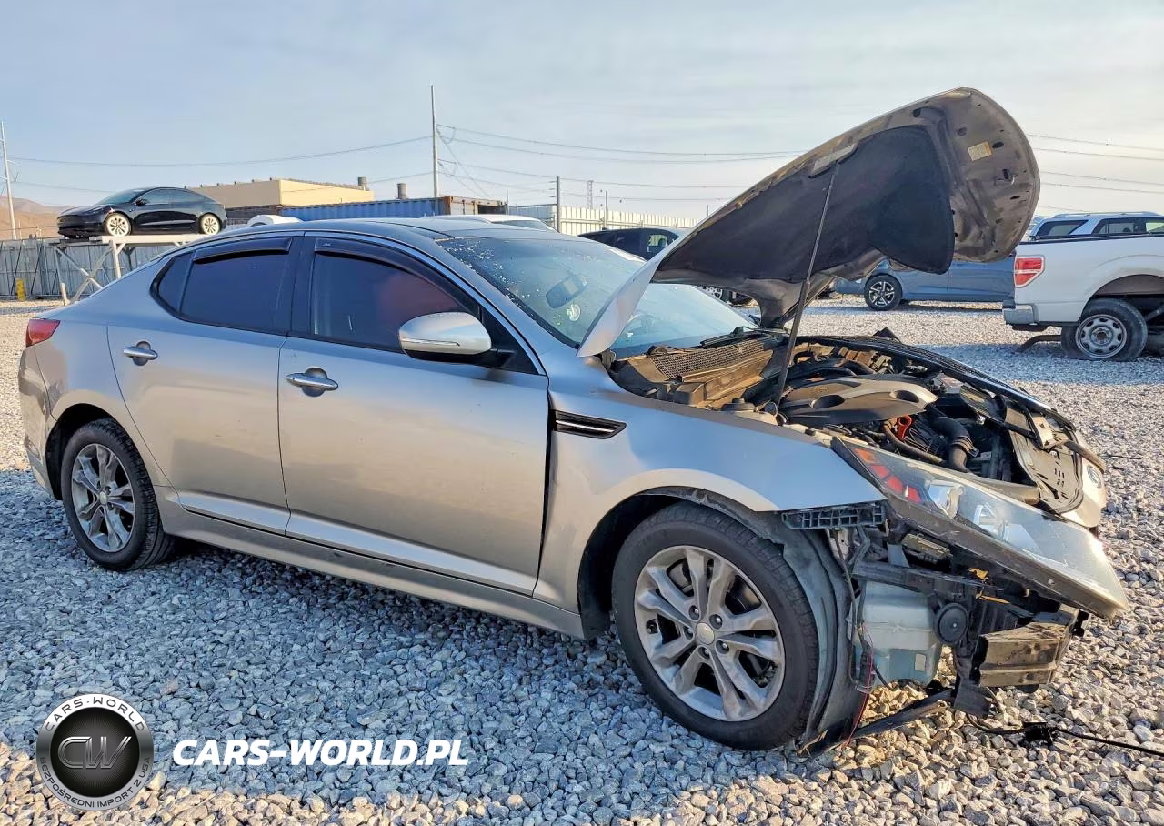 2013 Kia Optima Sx VIN:5XXGR4A68DG152840 - 4
