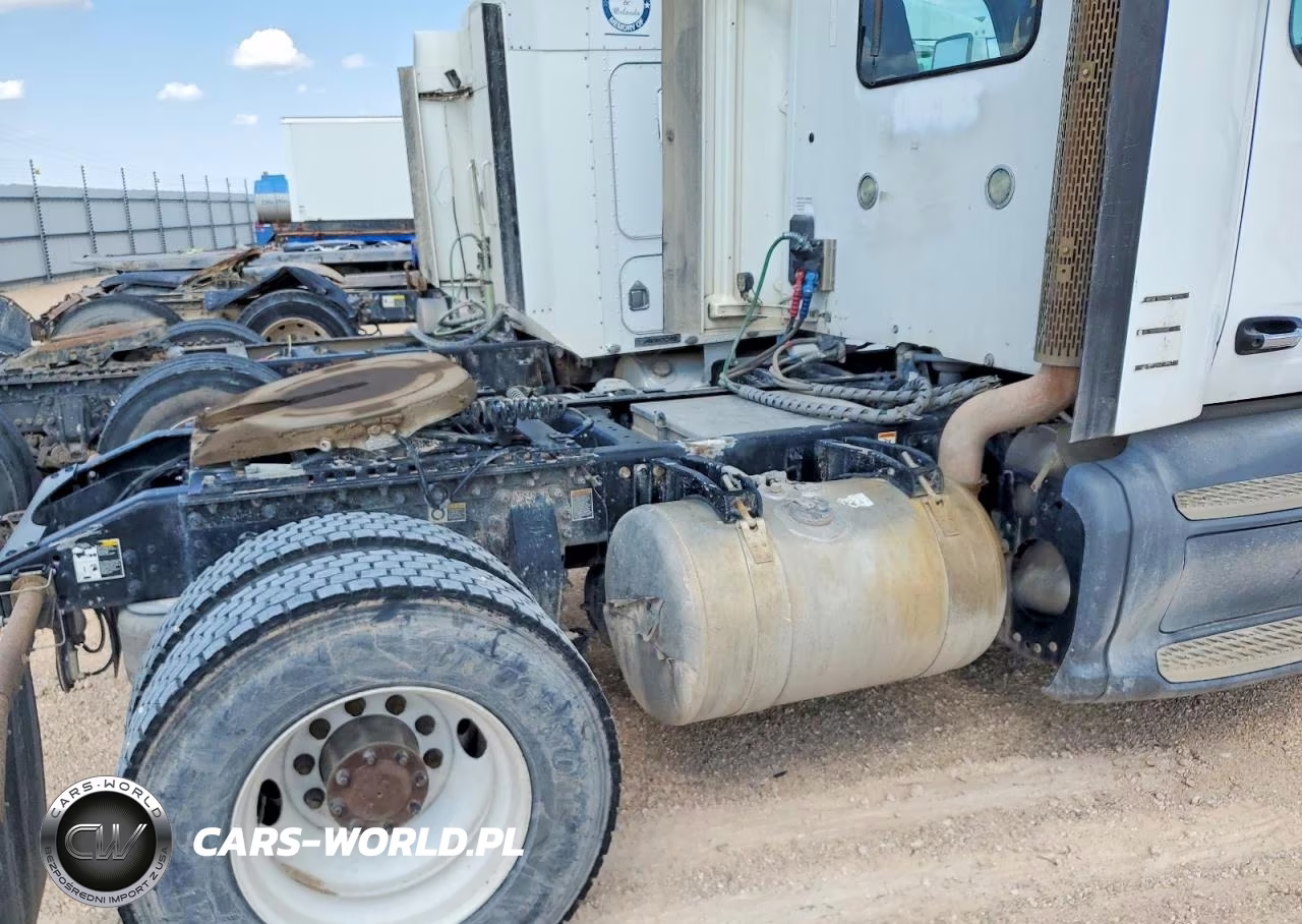 2016 Peterbilt 579 VIN:1XPBA48XXGD339848 - 9