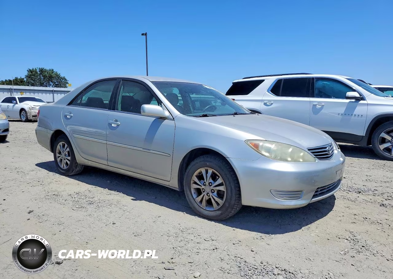 2005 Toyota Camry Le V6 VIN:4T1BF32K35U608856 - 4