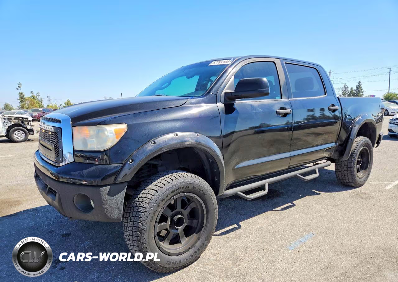 2013 Toyota Tundra Crewmax Sr5 – zdjęcie 1 z 12