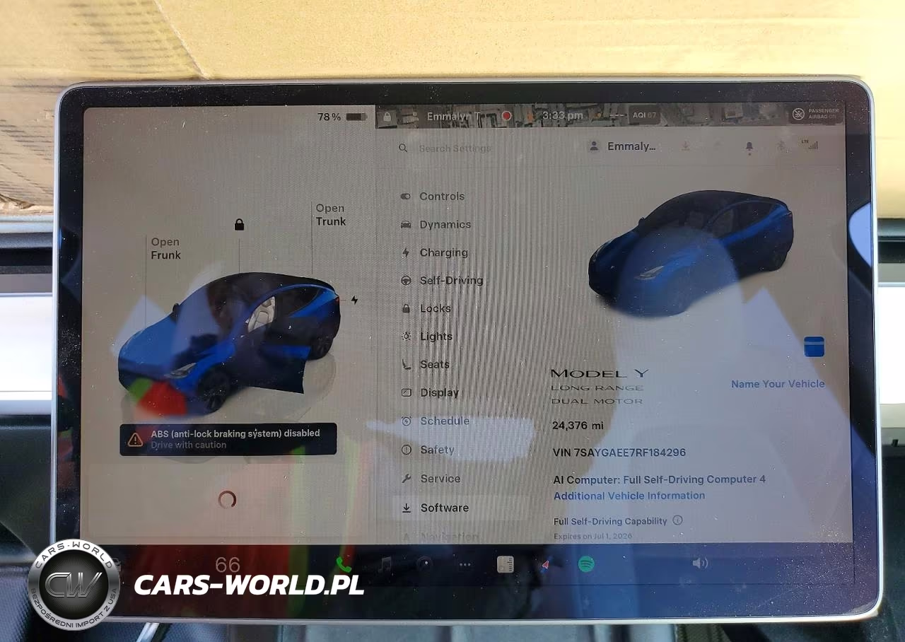 2024 Tesla Model Y VIN:7SAYGAEE7RF184296 - 9