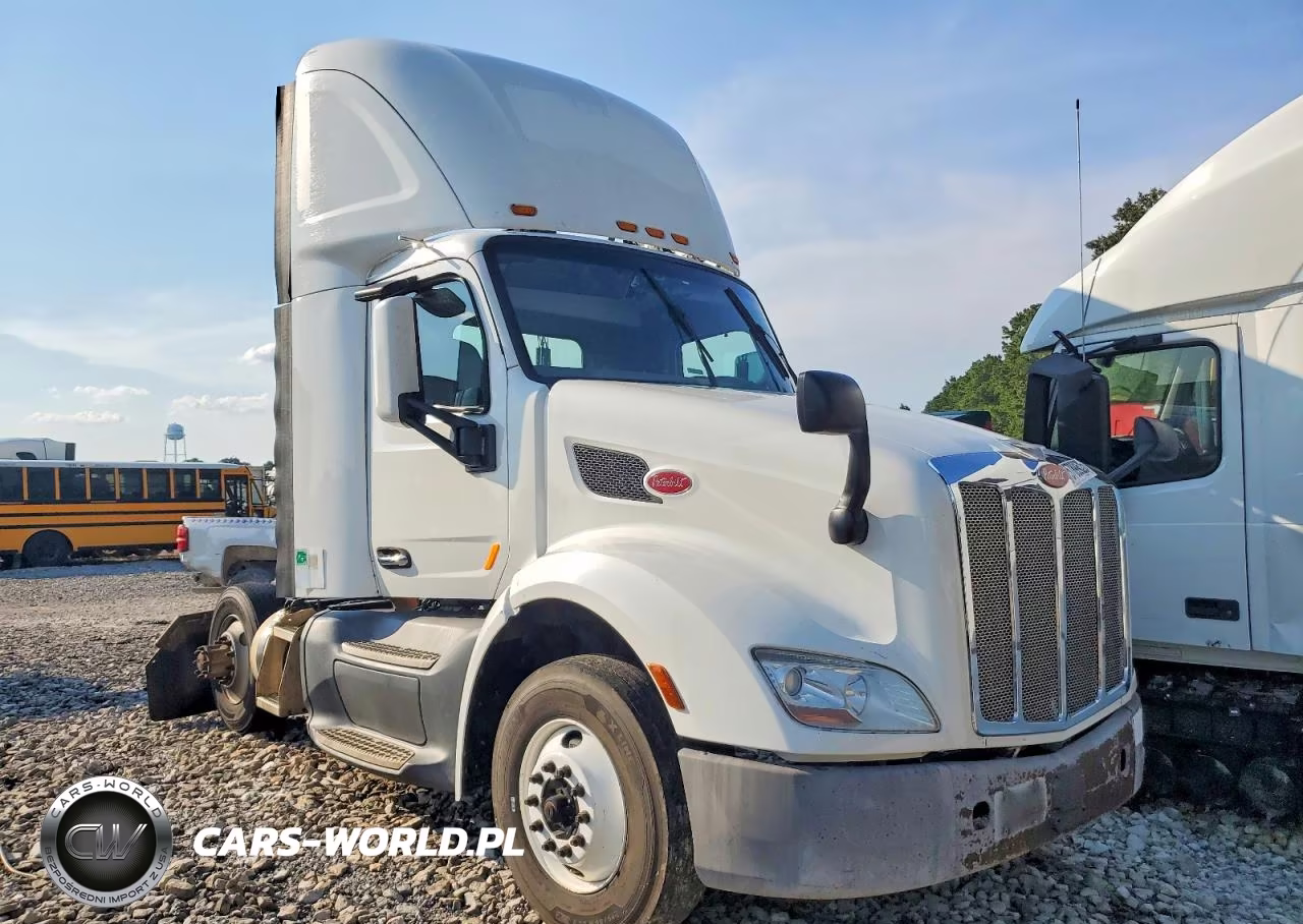 2017 Peterbilt 579 Semi Truck – zdjęcie 1 z 10