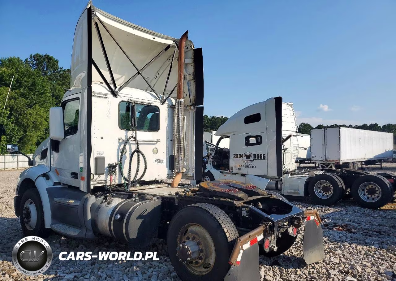 2017 Peterbilt 579 Semi Truck VIN:1XPBA48XXHD428675 - 3