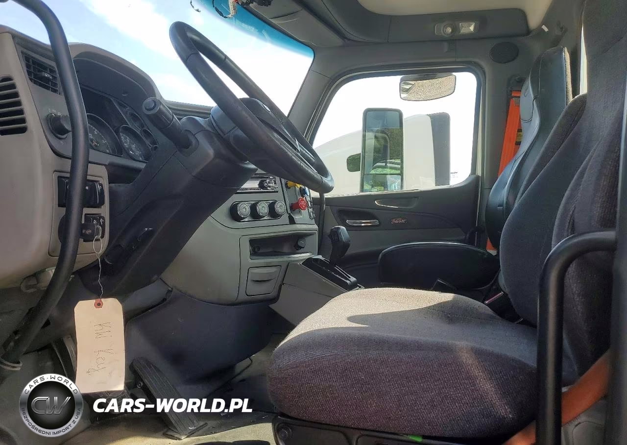 2017 Peterbilt 579 Semi Truck VIN:1XPBA48XXHD428675 - 5