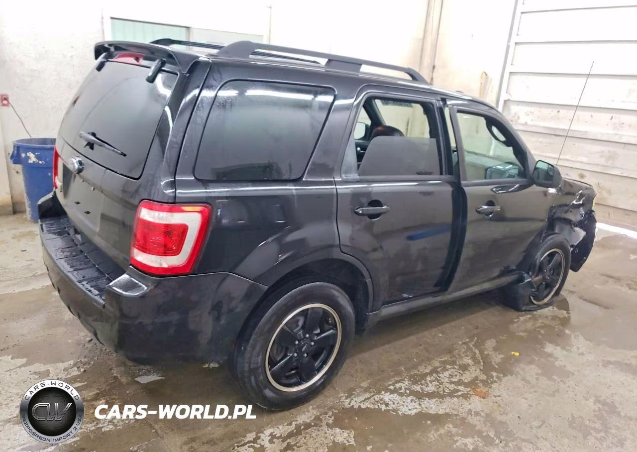 2011 Ford Escape Xlt VIN:1FMCU0D78BKA03899 - 3