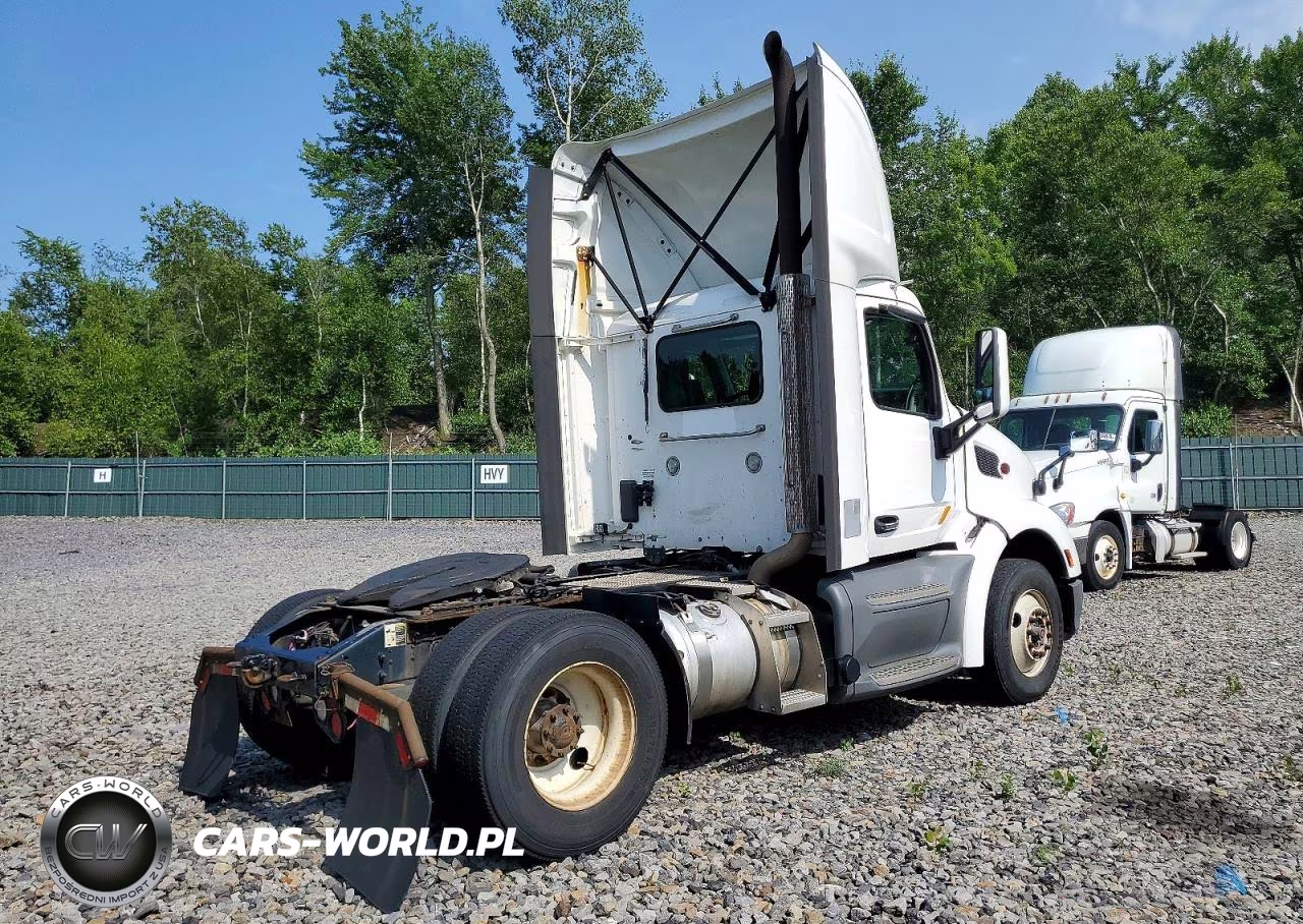 2019 Peterbilt 579 Semi Truck VIN:1XPBA48X8KD622242 - 4