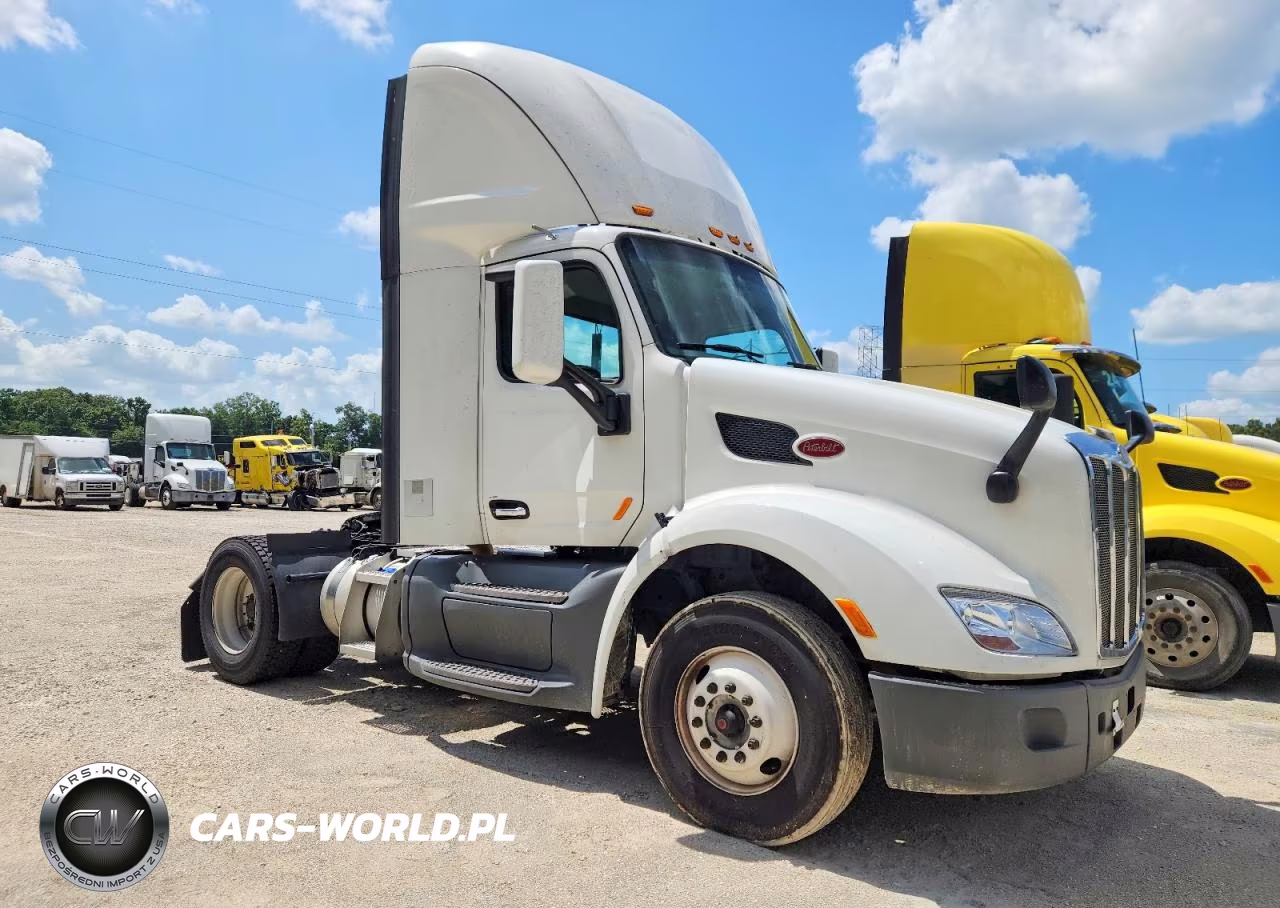 2018 Peterbilt 579 Semi Truck