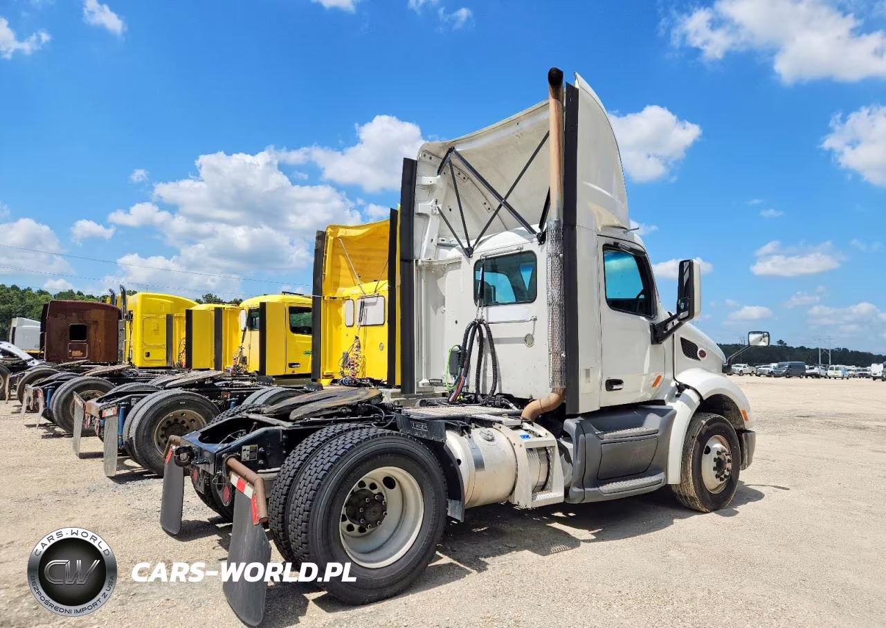2018 Peterbilt 579 Semi Truck VIN:1XPBA48XXJD477638 - 4