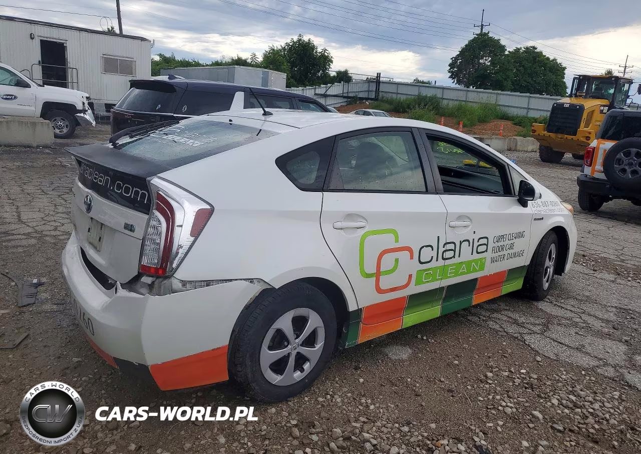 2014 Toyota Prius Two VIN:JTDKN3DU4E0367354 - 3
