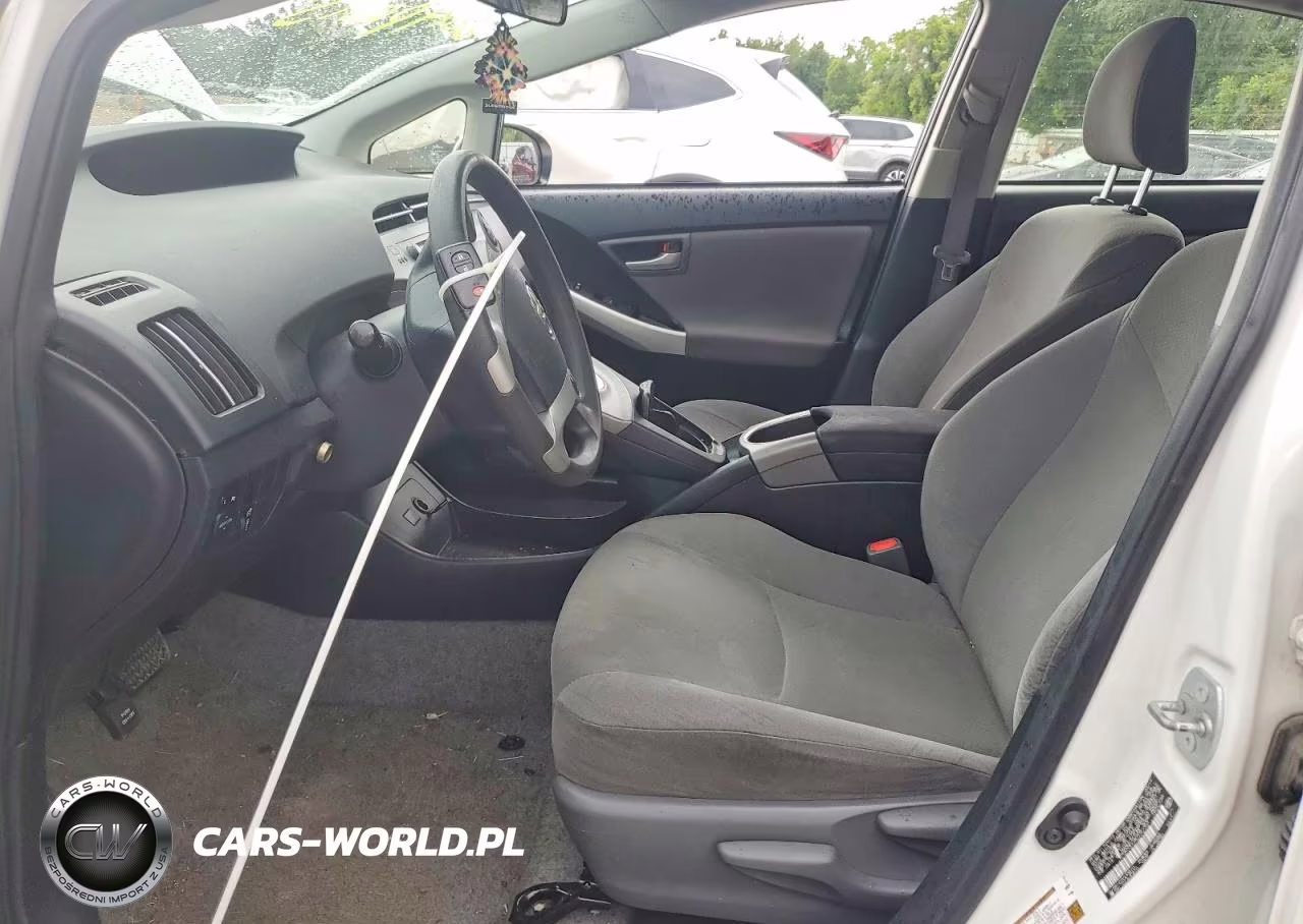 2014 Toyota Prius Two VIN:JTDKN3DU4E0367354 - 7