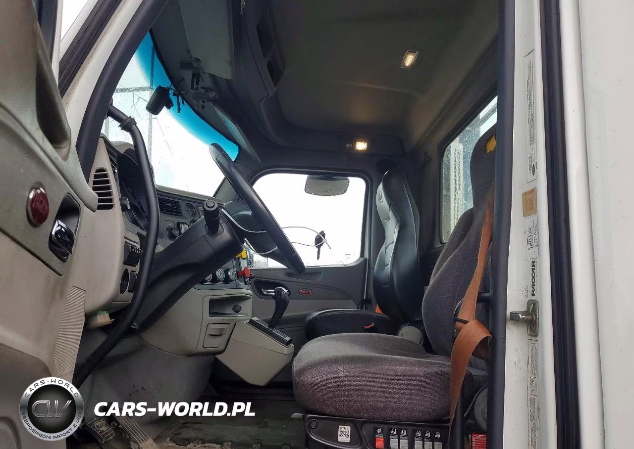 2018 Peterbilt 579 Semi Truck VIN:1XPBA48XXJD477929 - 5