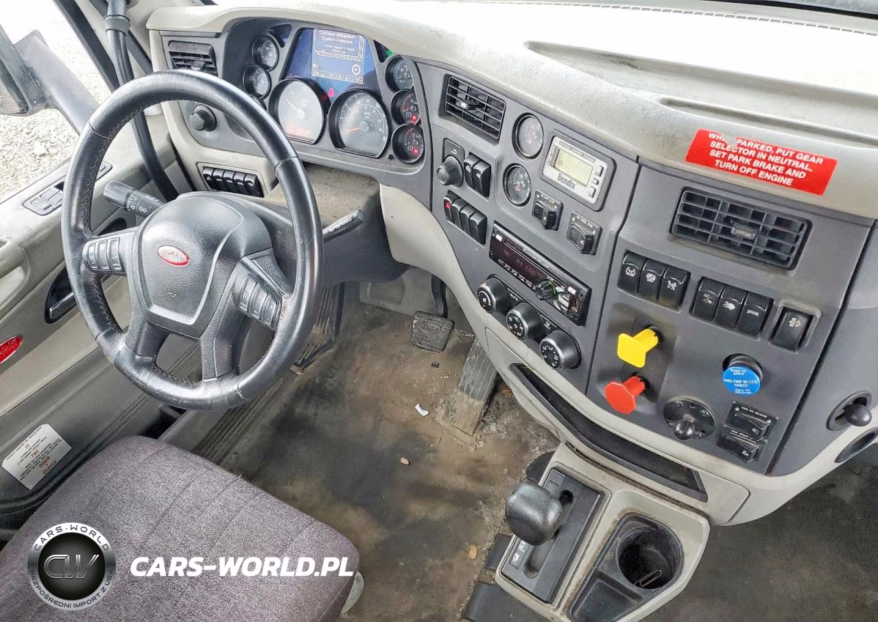 2018 Peterbilt 579 Semi Truck VIN:1XPBA48XXJD477929 - 9