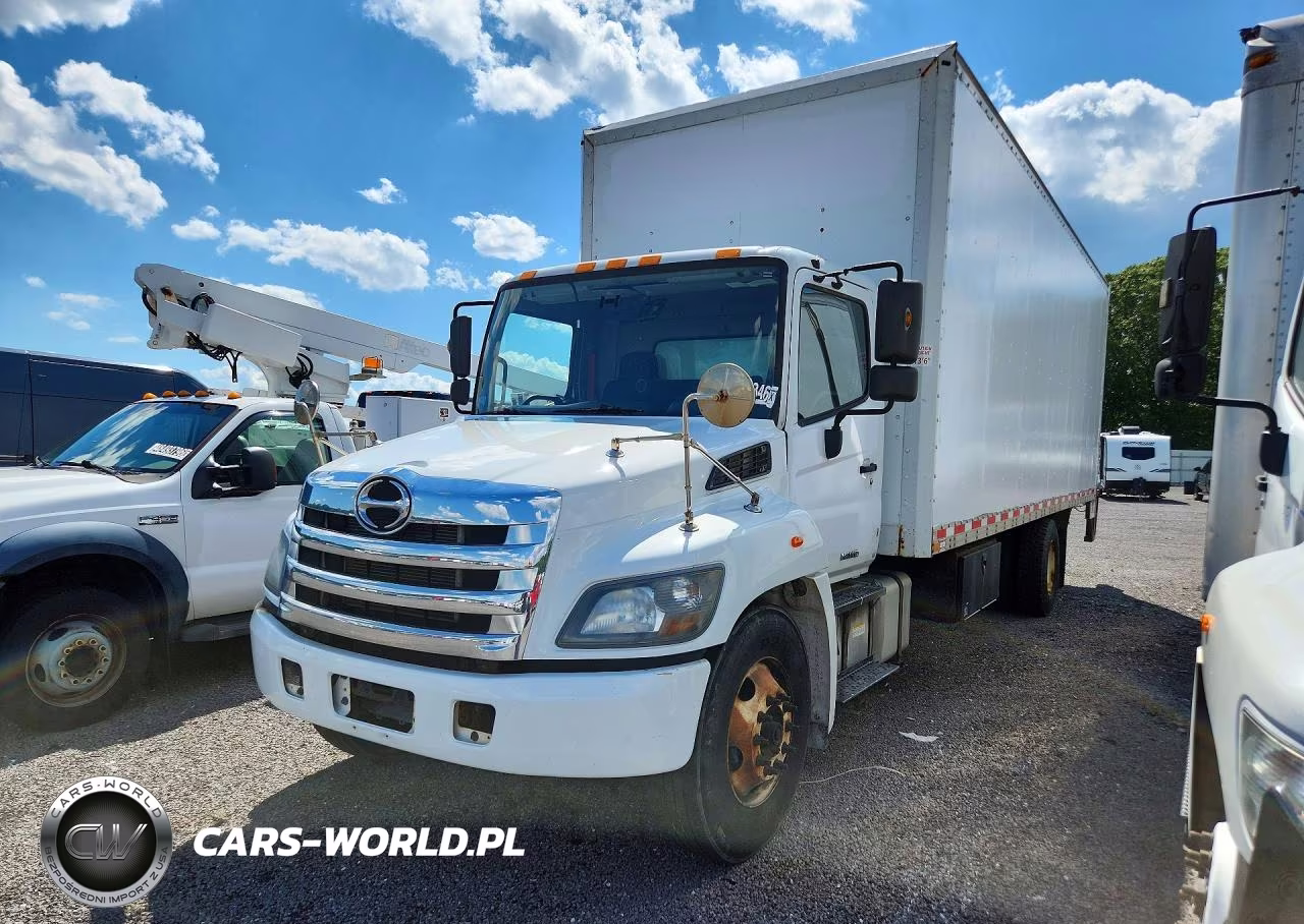 2017 Hino 258-268 Box Truck
