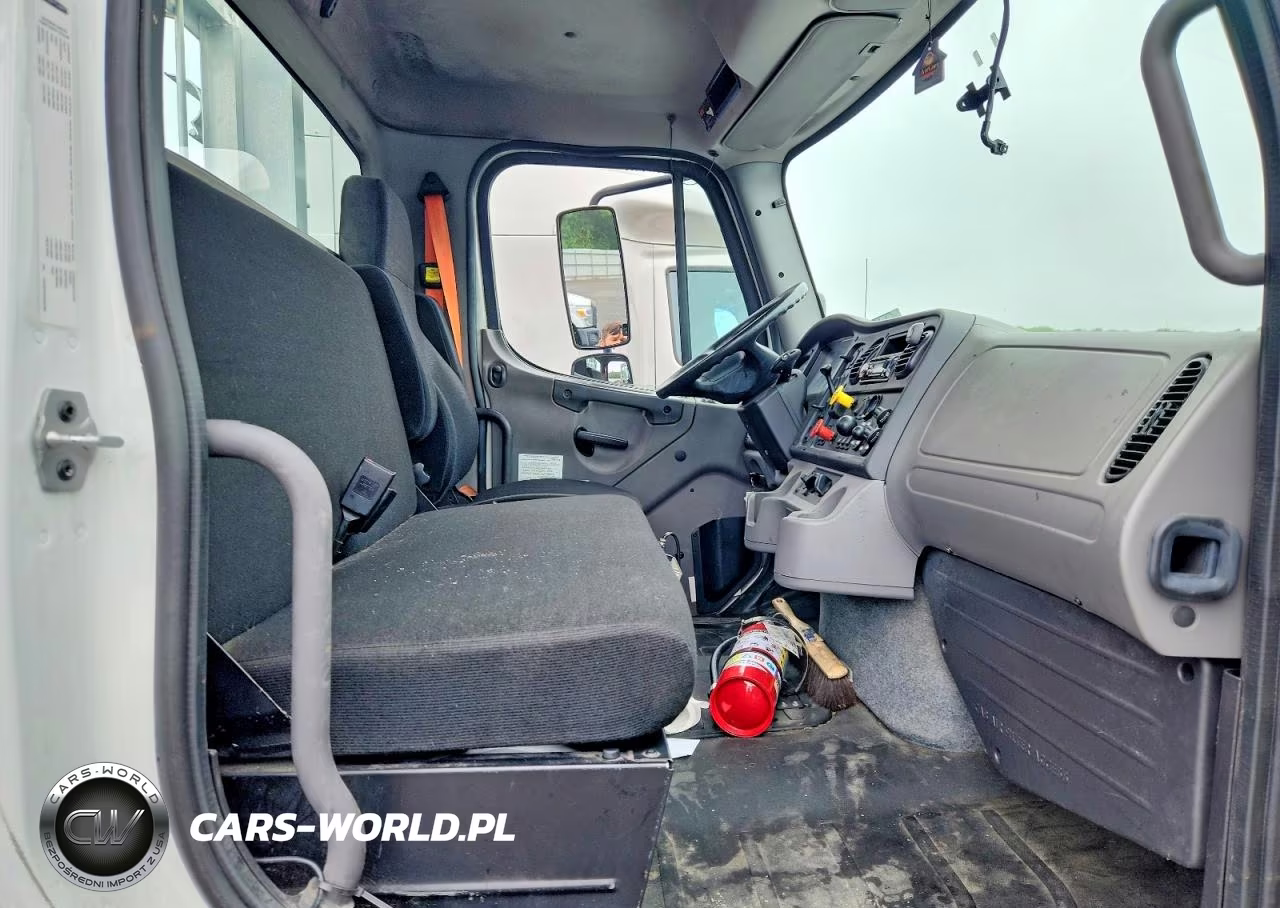 2017 Freightliner Business Class M2 Semi Truck VIN:1FUJC5DVXHHJF0200 - 6