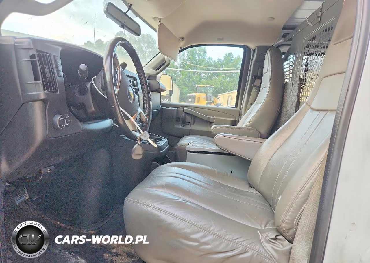 2016 Chevrolet Express G2500 VIN:1GCWGAFF8G1210664 - 7