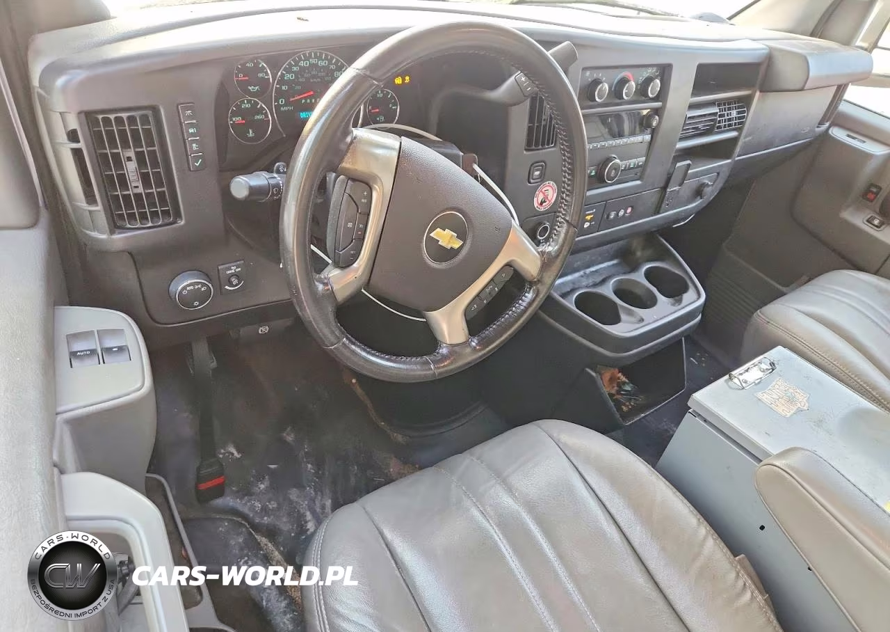 2016 Chevrolet Express G2500 VIN:1GCWGAFF8G1210664 - 8