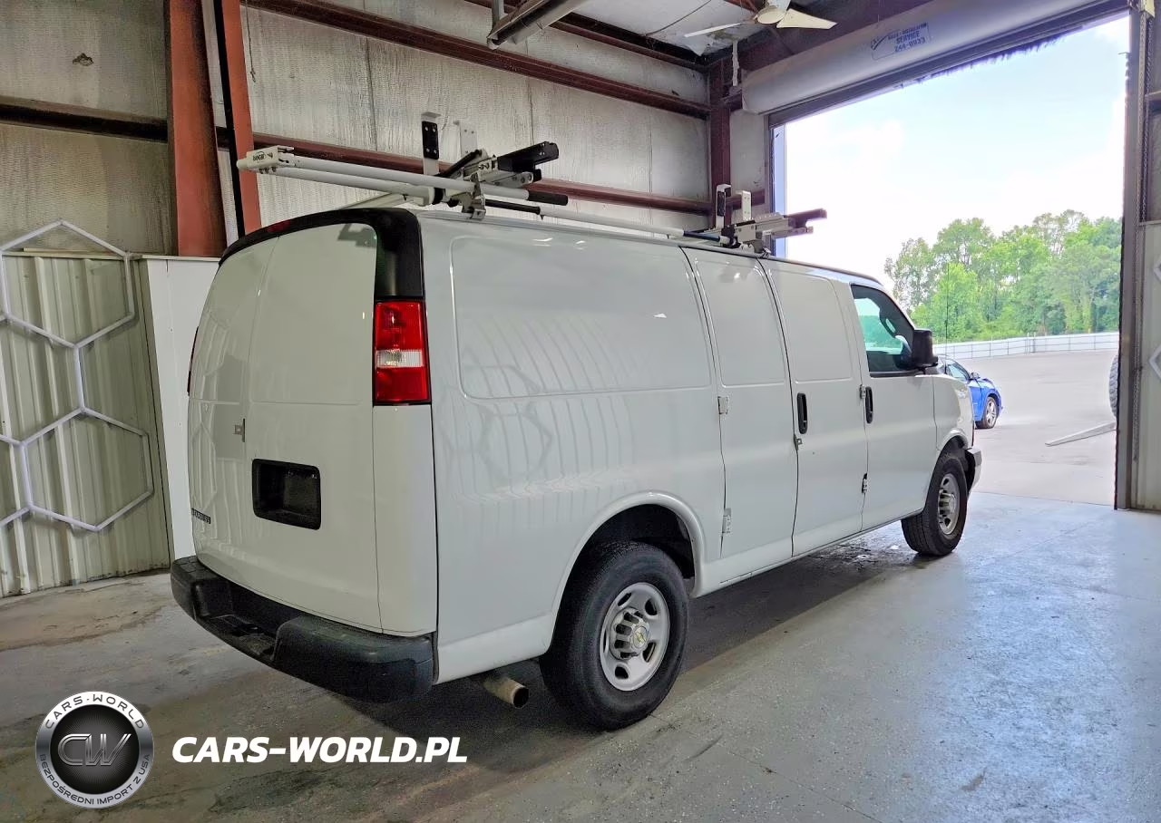 2023 Chevrolet Express G2500 VIN:1GCWGAFP7P1232891 - 3
