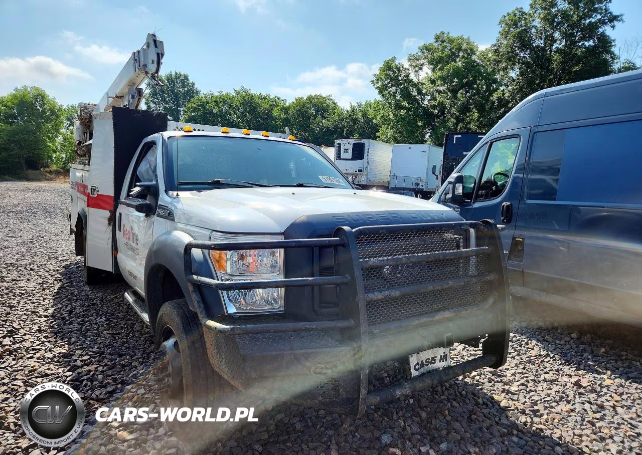 2015 Ford F550 Super Duty VIN:1FDUF5HT2FEA36047 - 4
