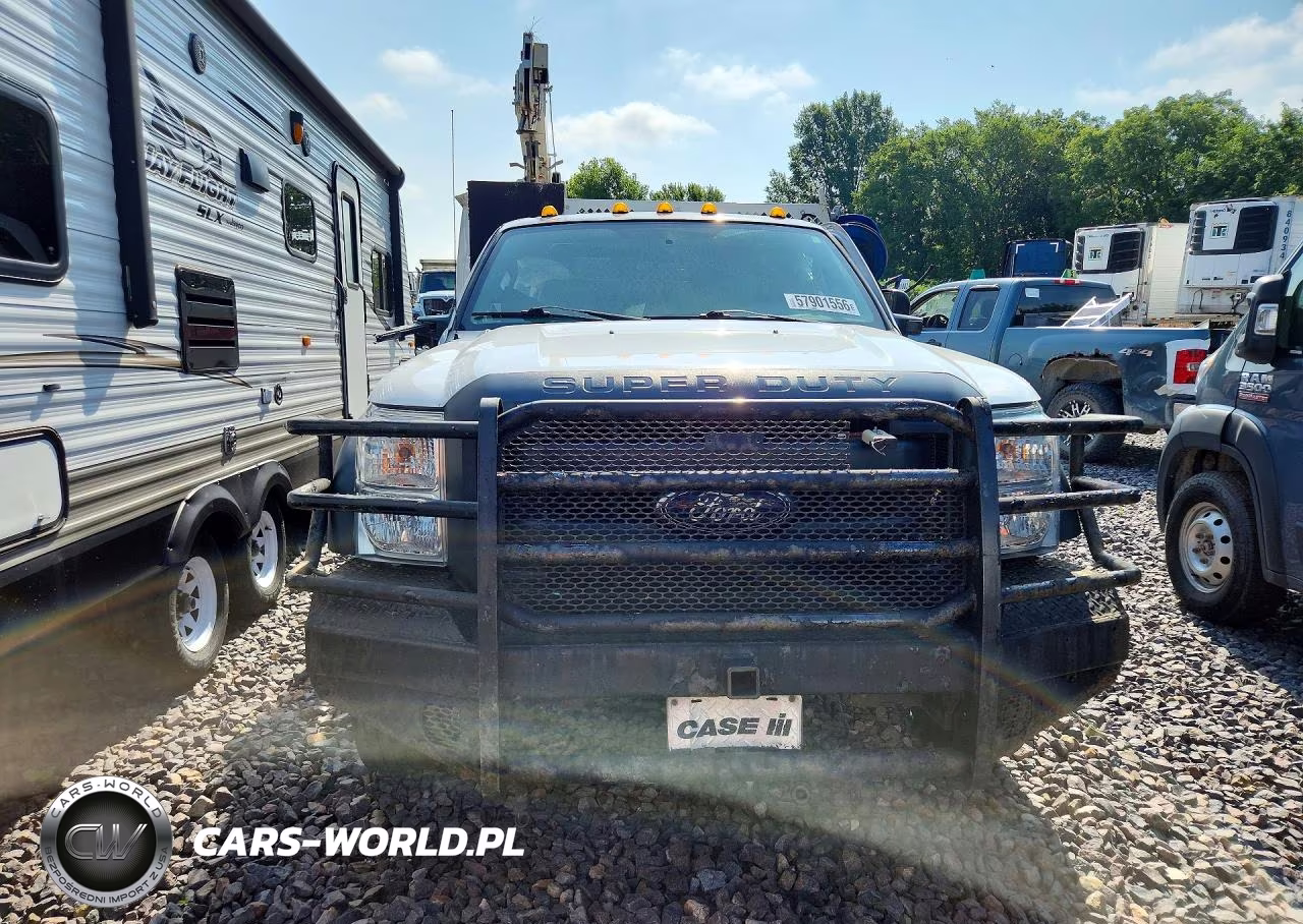 2015 Ford F550 Super Duty VIN:1FDUF5HT2FEA36047 - 5