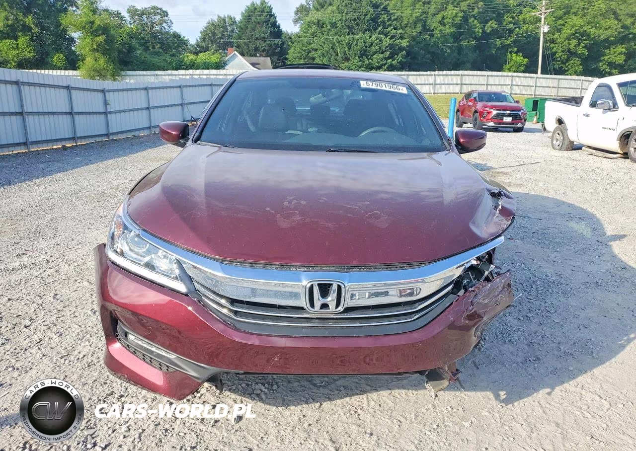 2016 Honda Accord Sport VIN:1HGCR2F5XGA110674 - 5