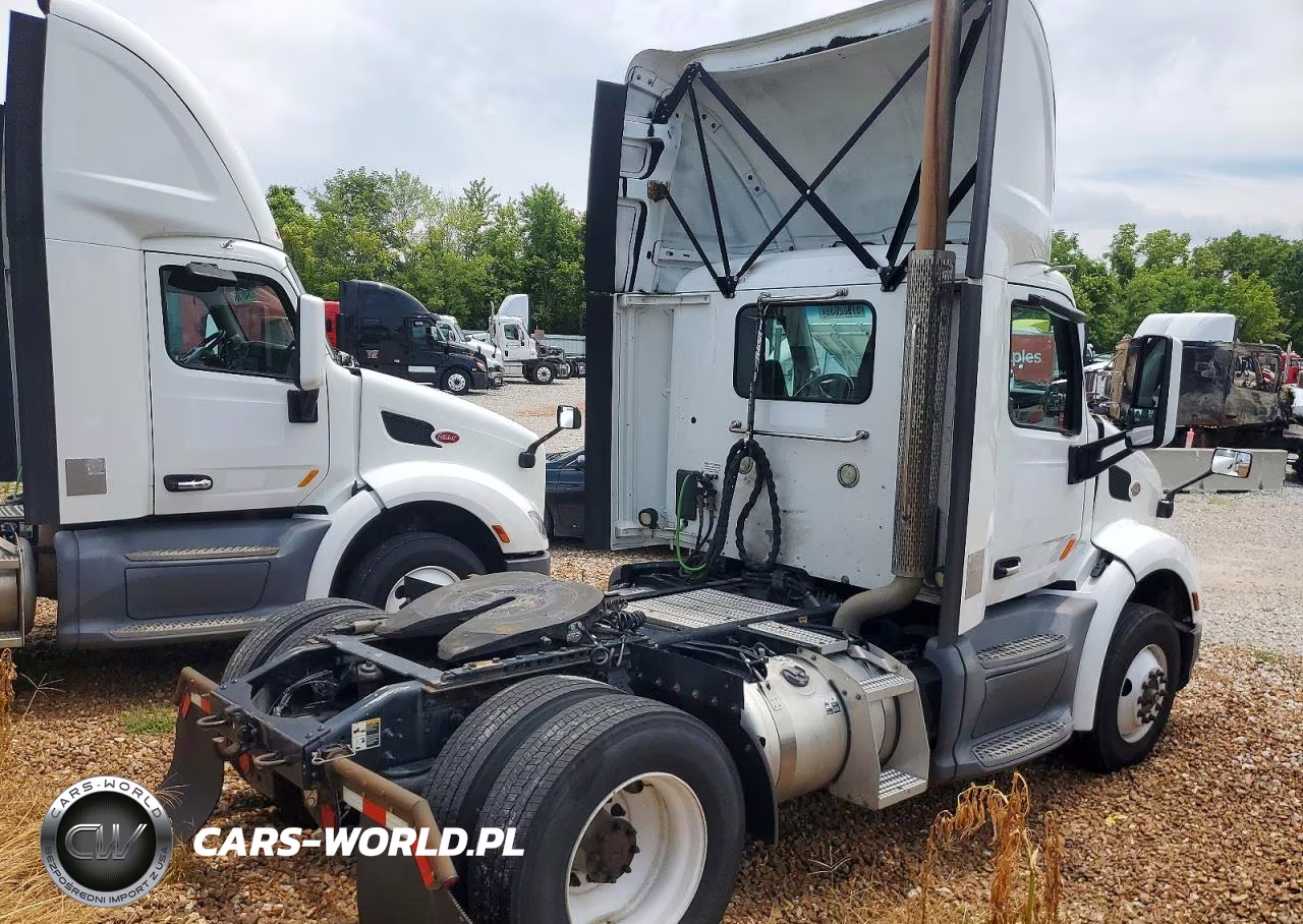 2018 Peterbilt 579 Semi Truck VIN:1XPBA48XXJD478367 - 4