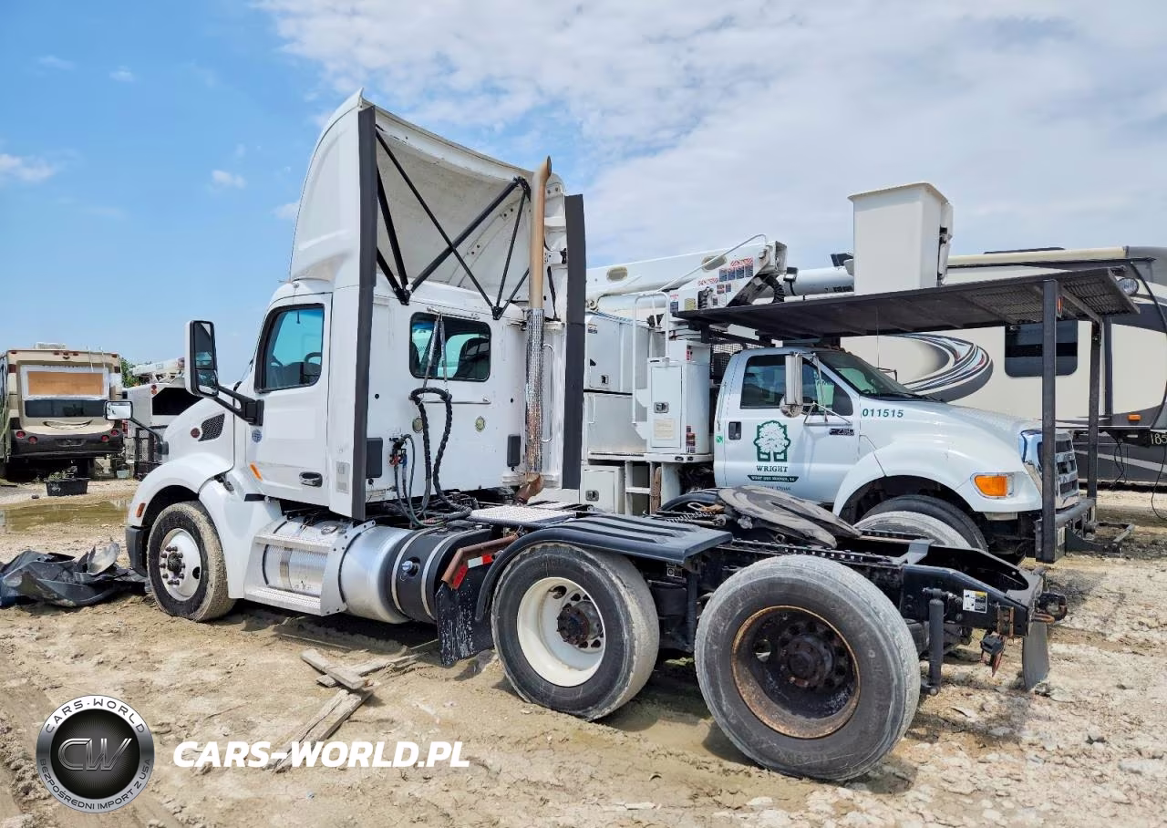 2019 Peterbilt 579 Semi Truck VIN:1XPBD49X8KD600263 - 3