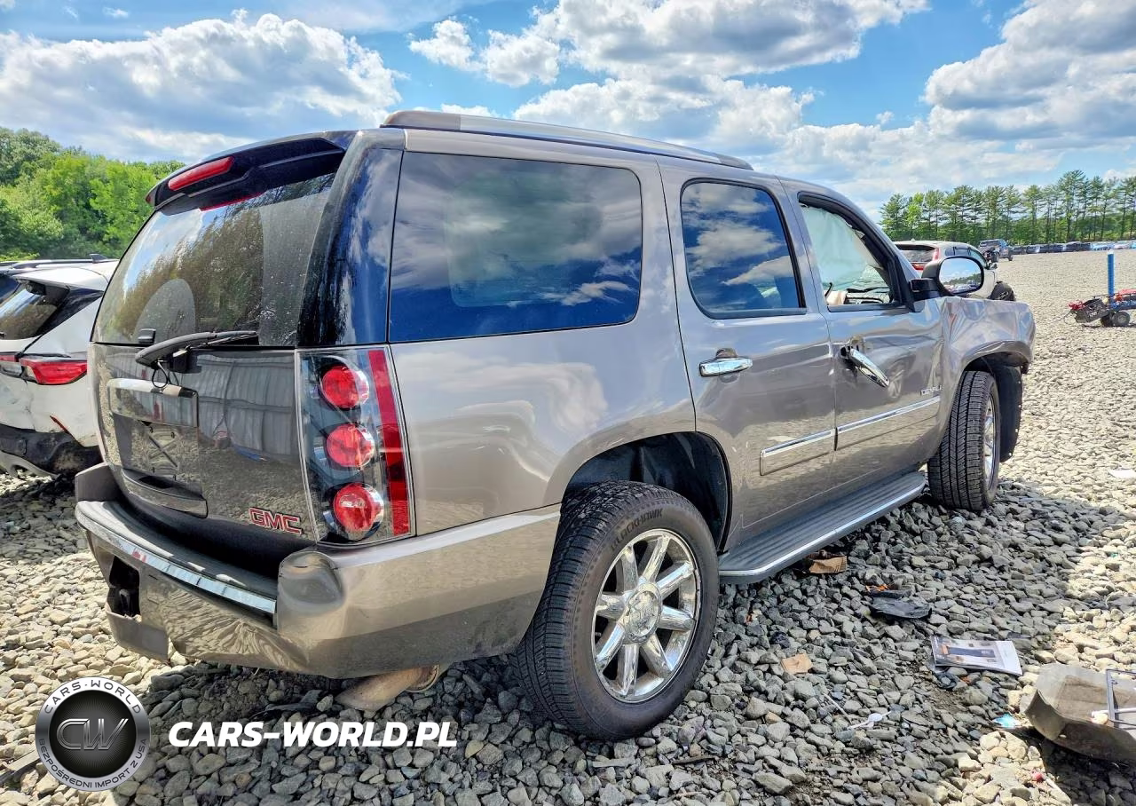 2020 Suzi-Suzuki Yukon Denali VIN:1GKS2EEFXER202767 - 3