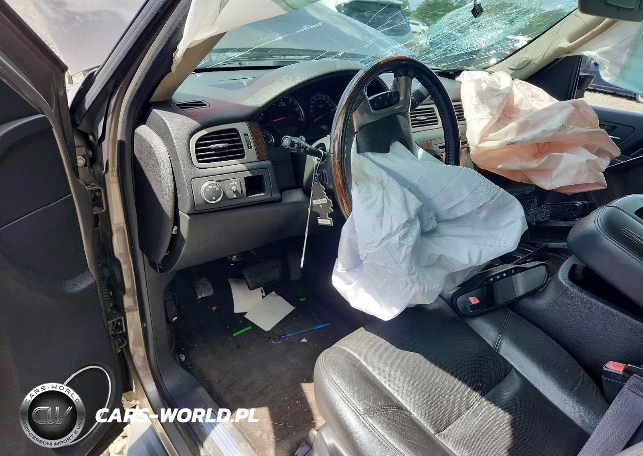 2020 Suzi-Suzuki Yukon Denali VIN:1GKS2EEFXER202767 - 8
